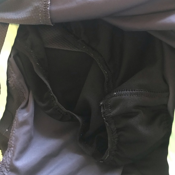 GapFit Navy Athletic Shorts. Green Piping. Small. - Picture 4 of 5